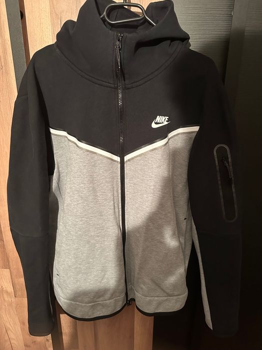 Bluză Nike. tech