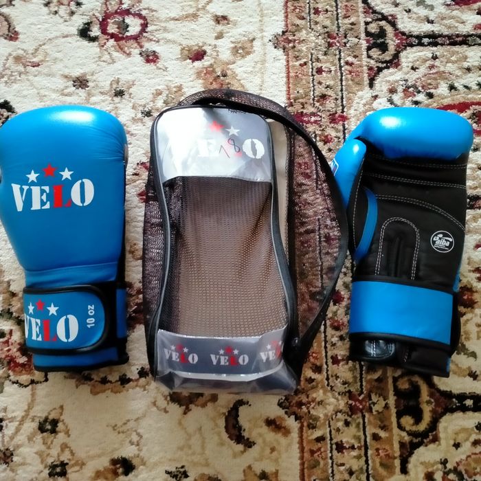 Продается боксерские перчатки VELO