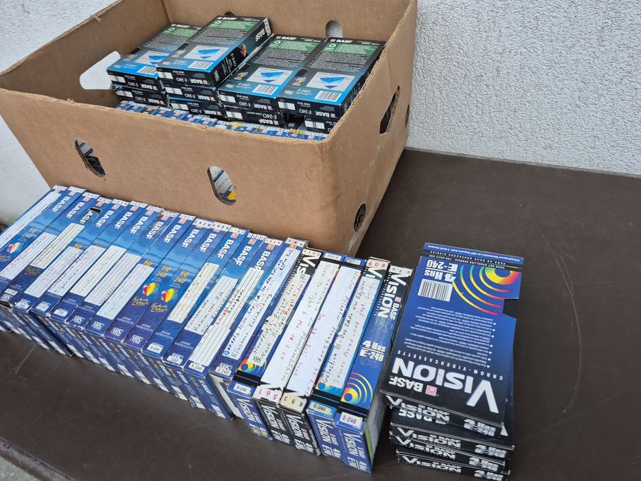Vând 80 casete video VHS originale Basf de 240 min. colectie de filme