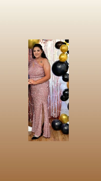 Se vinde rochie cu paiete