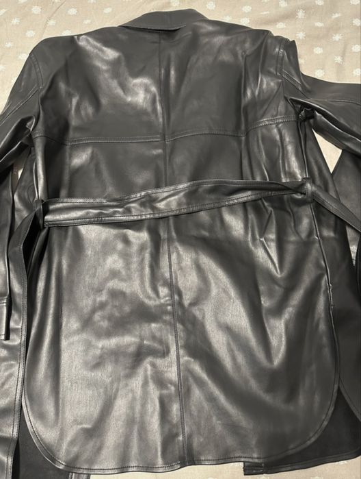 Jacheta piele neagra Mango