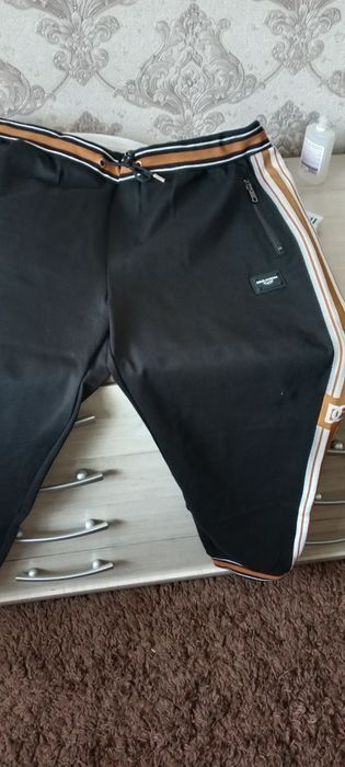 Продам спортивный костюм новый