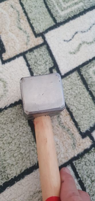 Ciocan mare nou nefosit