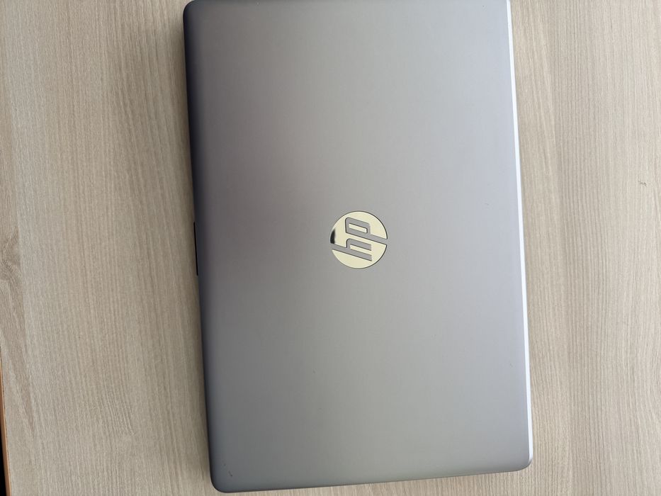 Laptop HP  250 G6 Notebook PC, procesor I5-7200, 2.50 GHz, RAM 8 GB