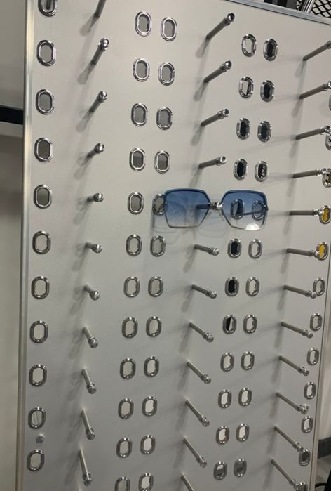 Стойка для очков