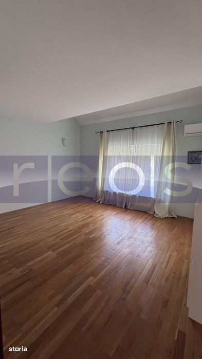 Vila De Vanzare In Zona Erou Iancu Nicolae | Piscina |