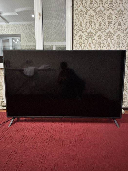 Продам телевизор LG 65 дюмовый
