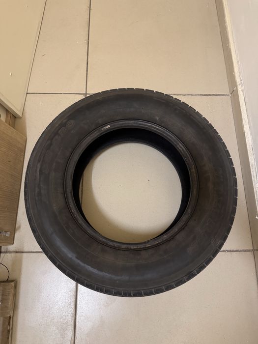 Продам 2 шины от колес для машины !!!