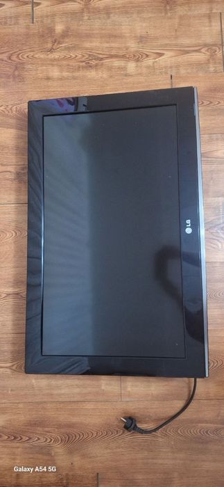 LG 32 televizor sotiladi