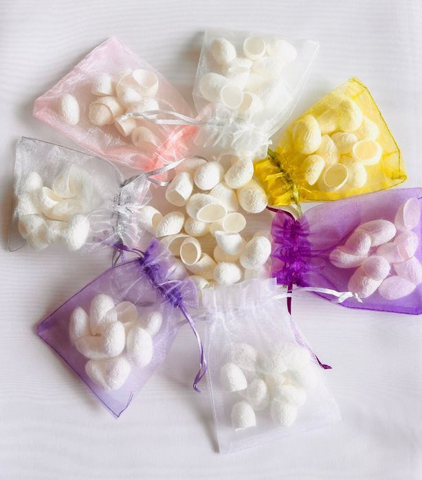 Копринени пашкули – естествена грижа и вдъхновение от природата