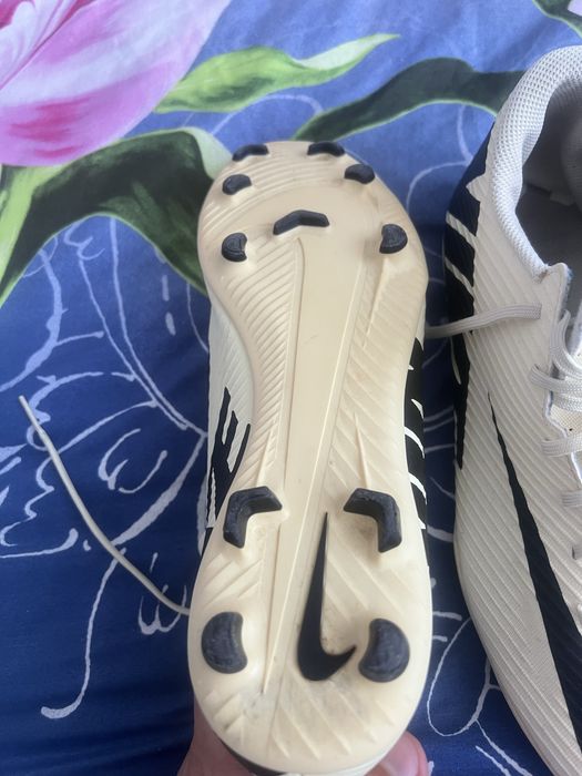 Ghete de fotbal nike mercurial