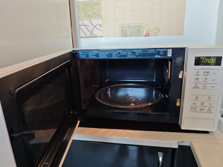 Продам микроволновку Самсунг