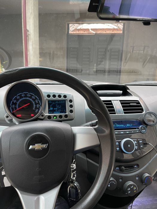 Spark 2015yil 3 pozitsa 1,25 full toza 121000 km halol