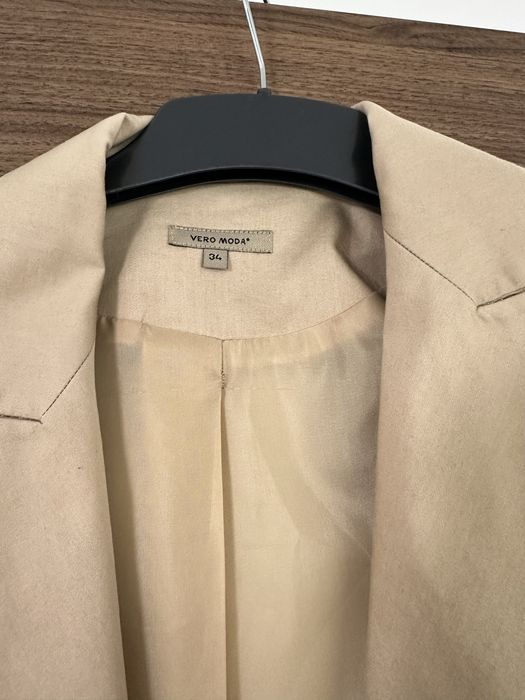 Sacou Zara, Bershka 36