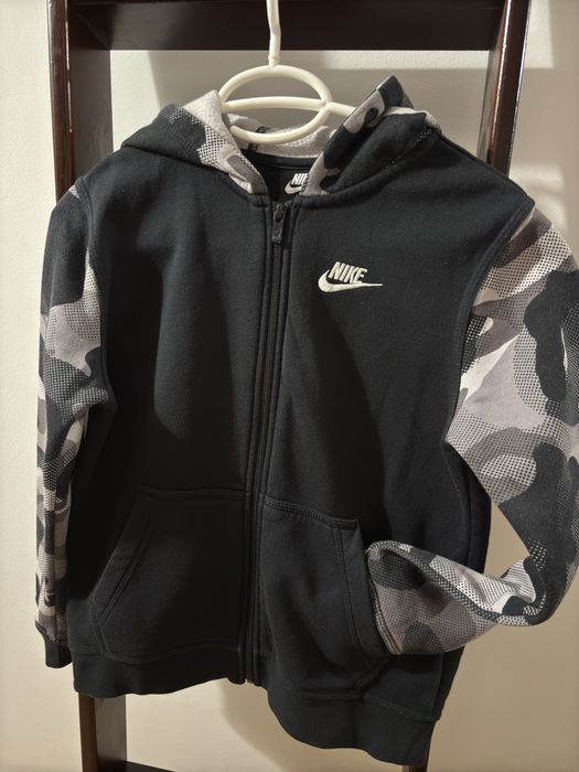Детски суитшърт Nike – отлично състояние - размер 137-147 см