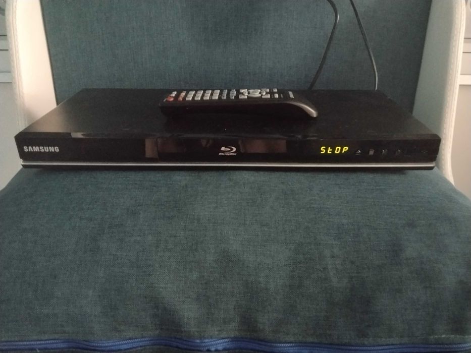 страхотен оригинален Блу Рей плеър на самсунг -перфектен