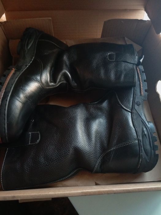 Продам зимние сапоги