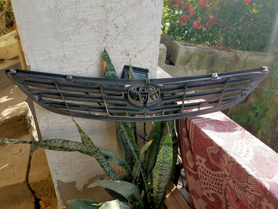 Решетка радиатора Toyota Camry 30