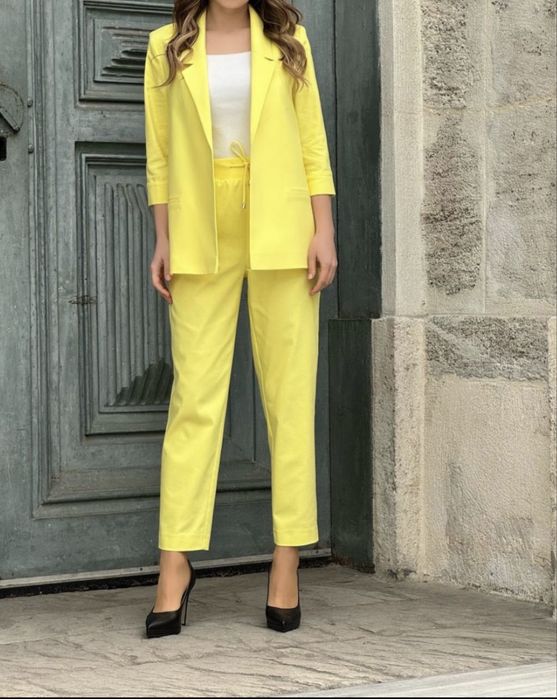 Продам костюм, хлопок. В отличном состоянии, один выход.