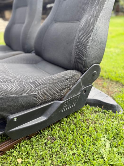 Сиденья на ниву.