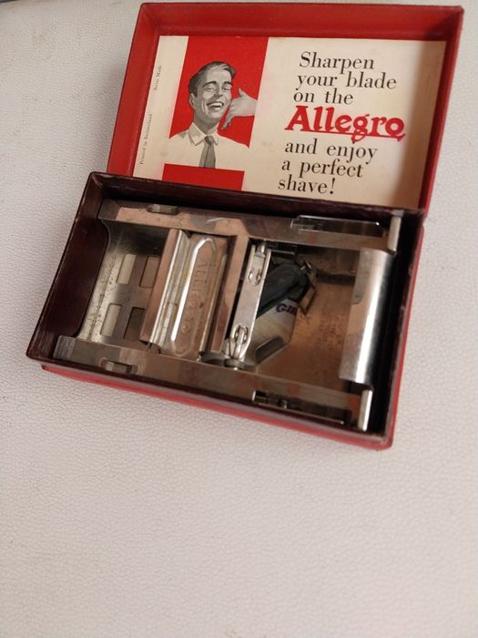 Vand aparat vechi pentru ascutit lame