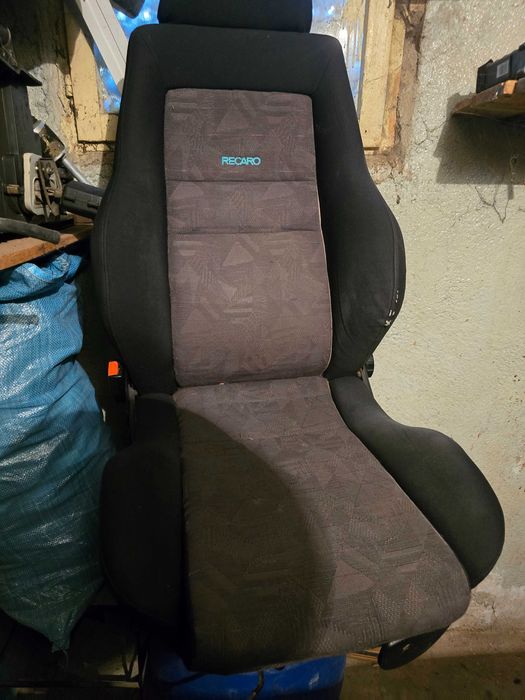 Recaro ( дълбоко рекаро)  салон за голф3