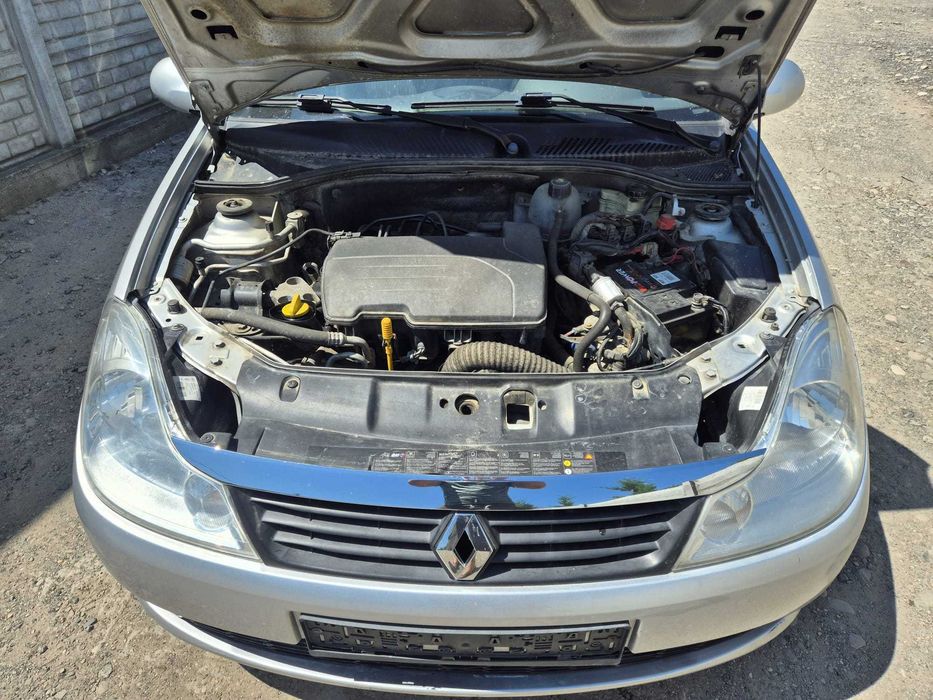 Dezmembram Renault Symbol 1.2 benzina an 2009 capota motor /bara / aripa /far