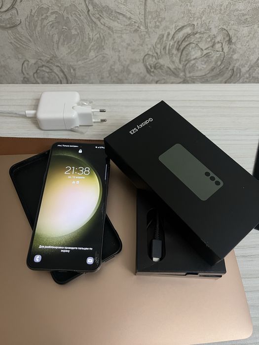 Срочно продам samsung s23