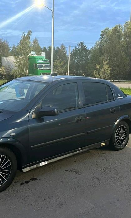 Продам срочно машину