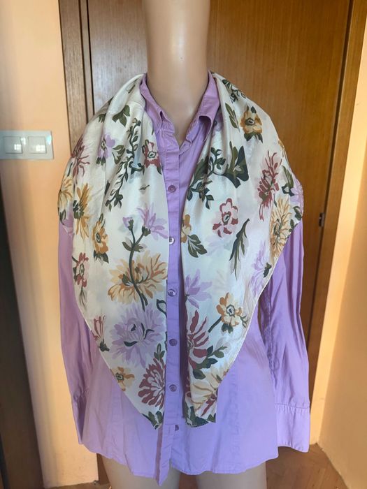 Копринен шал с флорален десен