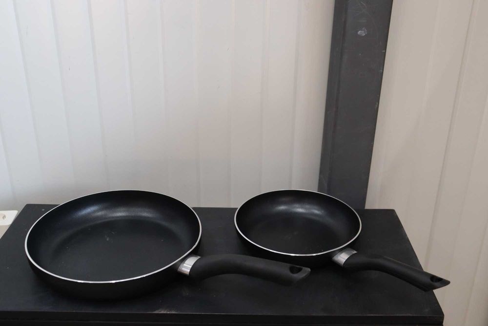 Комплект съдове за готвене с незалепващо покритие 15 части