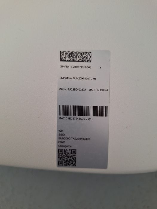 Invertor Huawei hibrid trifazat 10 kw