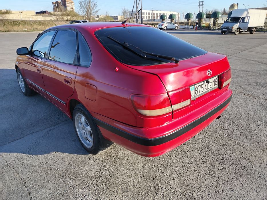 Продам тойота карина е