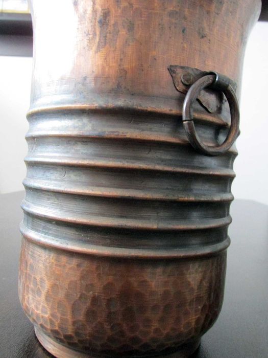 Старинни метални съдчета