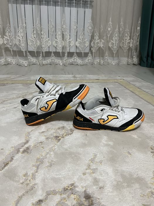 Продам  Футзалки