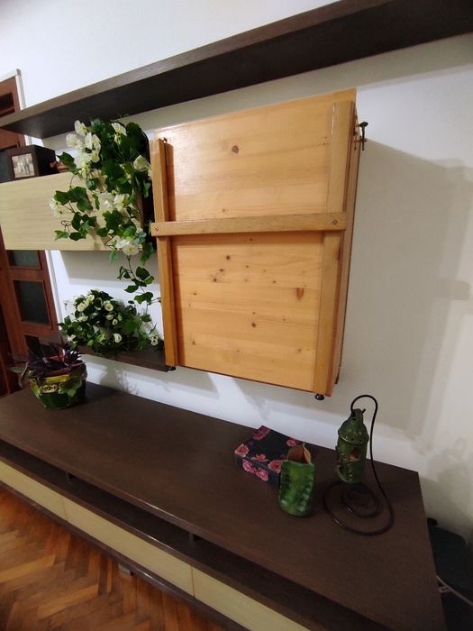 Birou pliabil de perete, masă de perete pliabilă cu rafturi ptr living