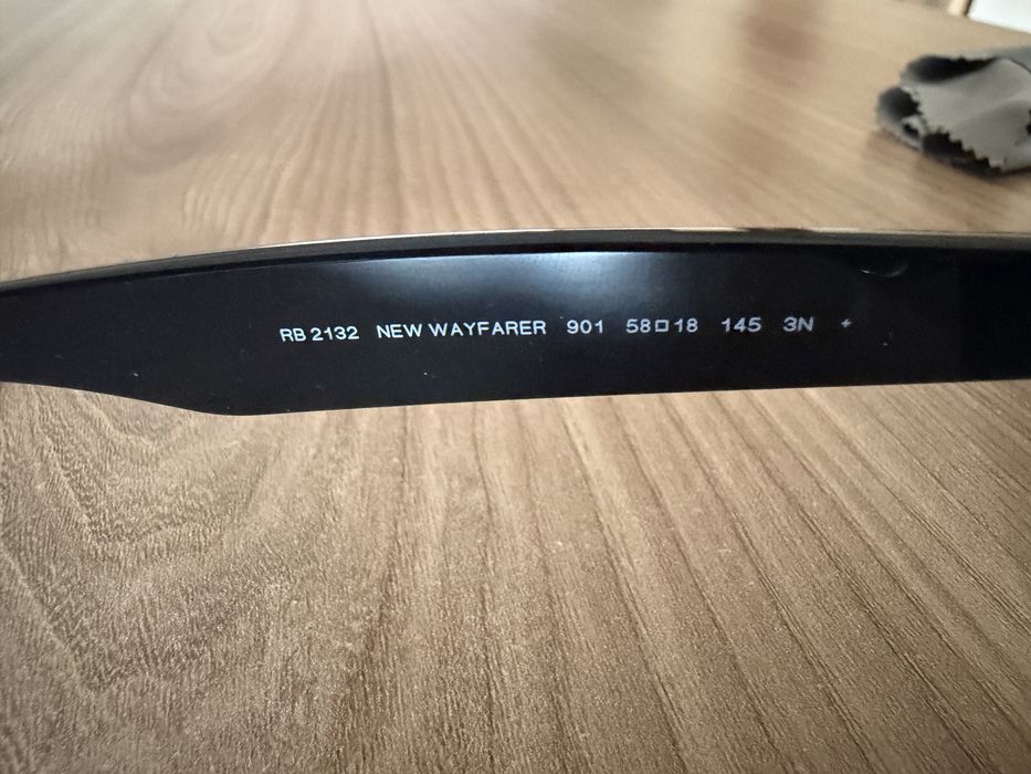 Оригинални очила Ray-Ban New Wayfarer RB 2132 (58mm) – Без драскотини, като нови