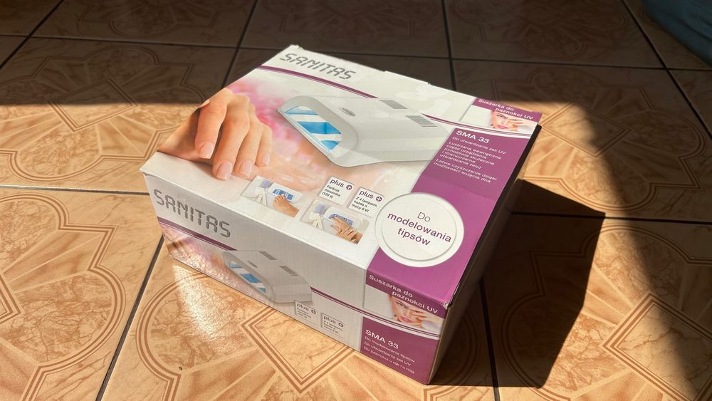 Чисто нова UV лампа за нокти