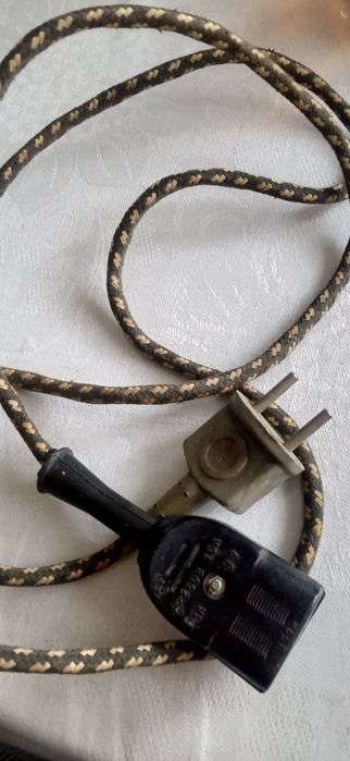 Продам шнур электрический с разъемом