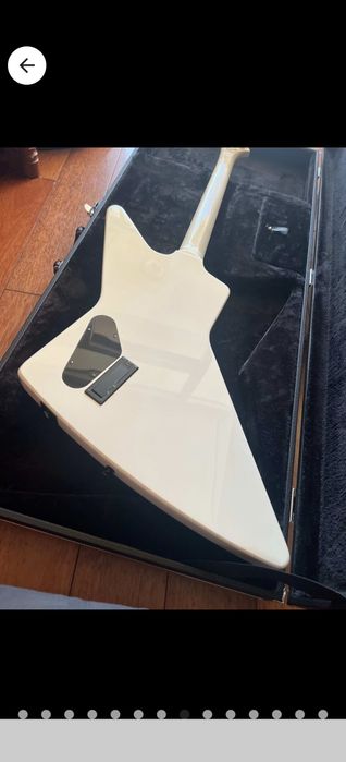 Epiphone Explorer 84 Със Куфар
