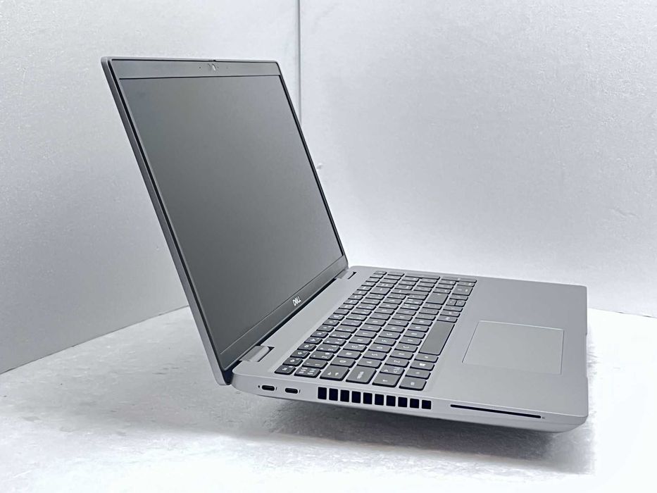 Реновиран лаптоп Dell Precision 3561 15.6 i7-11850H 32GB 1TB T1200 4GB