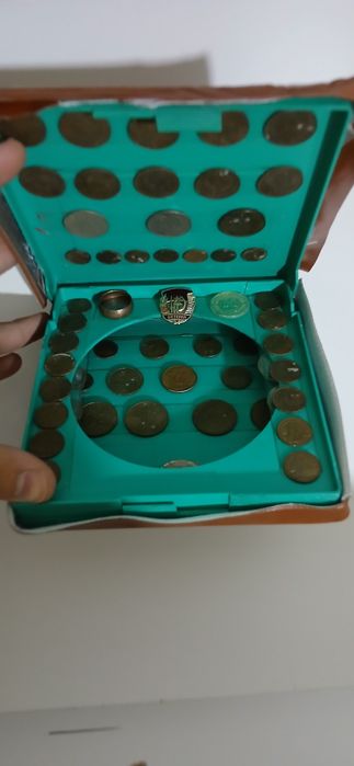 Yoshi 90 dan oshgan qadimiy SSSR tangalar va Bronzo uzuk URUSH FAXRIYS