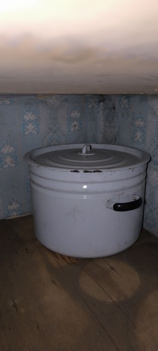 Вытяжку, банки, кастрюля