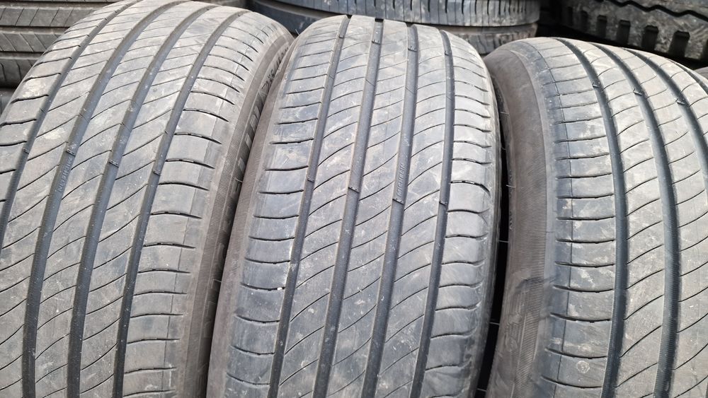 Anvelope 235/45R20 marca Michelin ,DOT 2023,6 mm