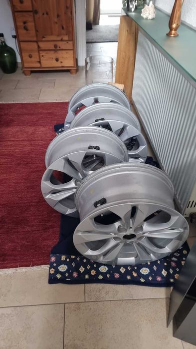 Vând 4 jante originale BMW X1