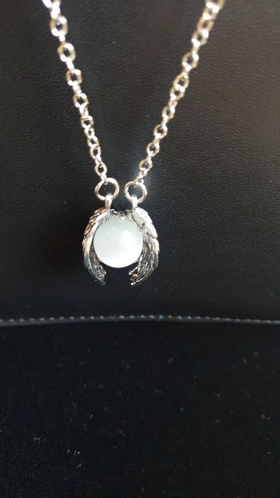 Колиета  "Кралица" и  "Криле"