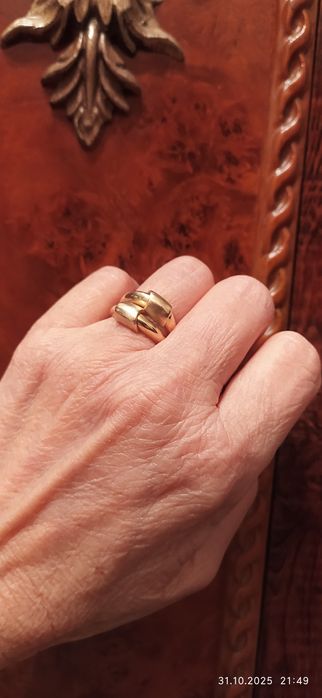 Продам Российские золотые серьги 583 пробы,б/у  в идеальном состоянии,