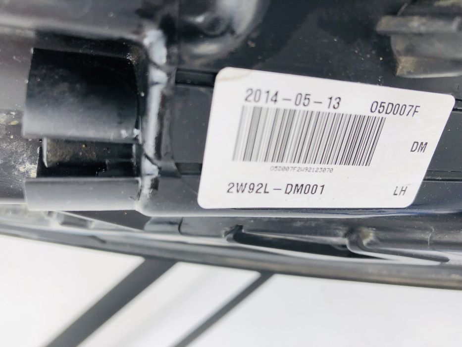 Far stanga xenon Hyundai Santa Fe dupa 2012 cod 2W921-DM001