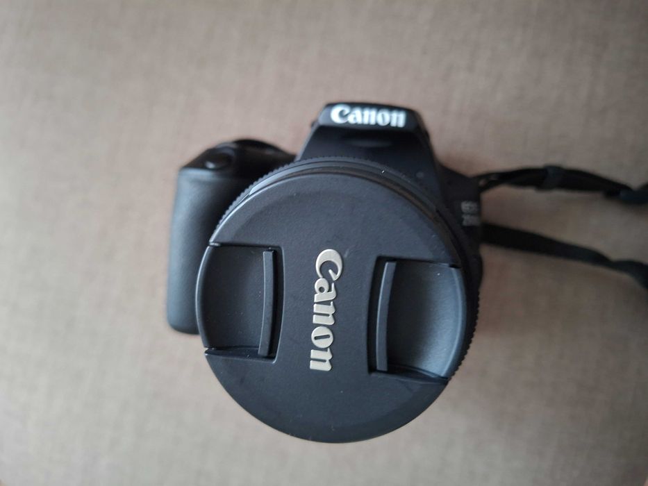 DSLR Фотоапарат Canon EOS 250D 18-55 IS 24.1, MPx ,WI-FI