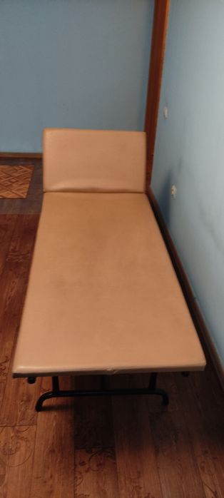 Продажа кушетки.